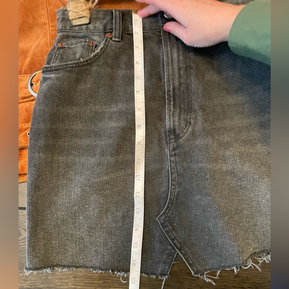 3 for $30 🦋 Like New Black Denim Skirt ZARA Small - 100% cotton - Hi Waisted - Picture 11 of 14